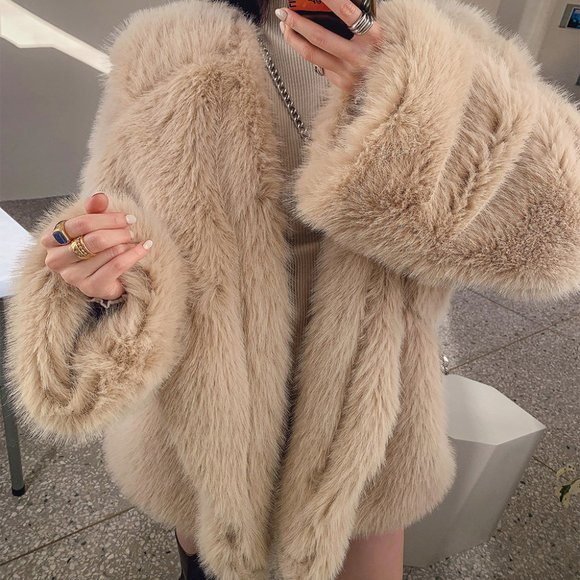 Meet your Posher, Emily - Picture 4 of 14